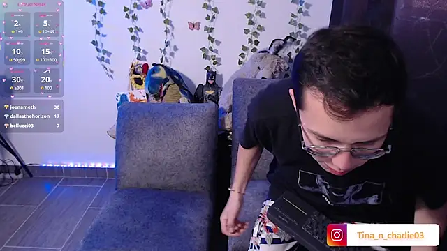 Tina_4_Charlie live sex cam