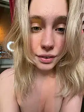 LovelyMiu live sex cam