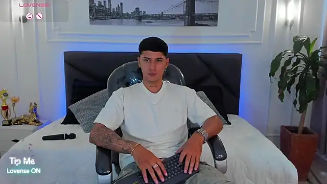 Damian23__ live sex cam