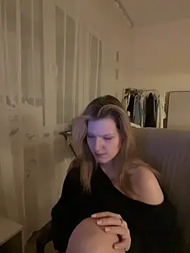 MaryHiggins live sex cam