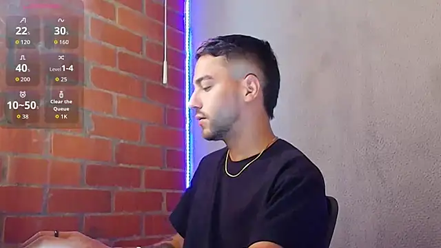 Leandro_valenzuela live sex cam