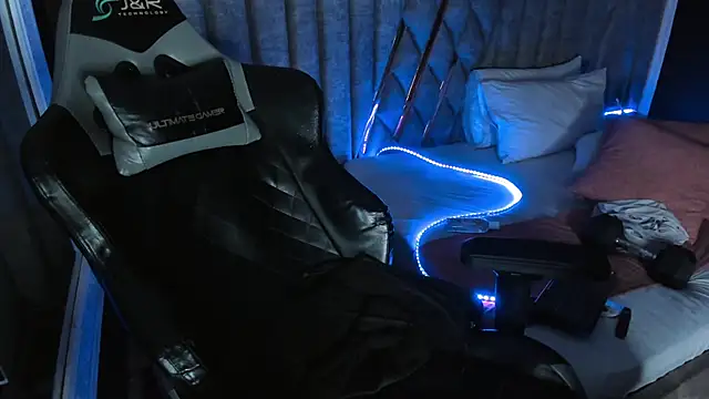 NicolaiKarav live sex cam