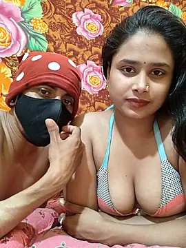 Seducing_couple's cam snapshot