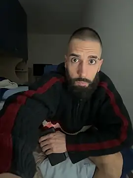 Gioeltoro89 live sex cam