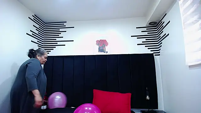 QueenMatturex live sex cam