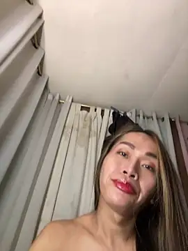 RomanticPearlTS live sex cam