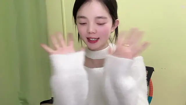 Nicole-13 live sex cam