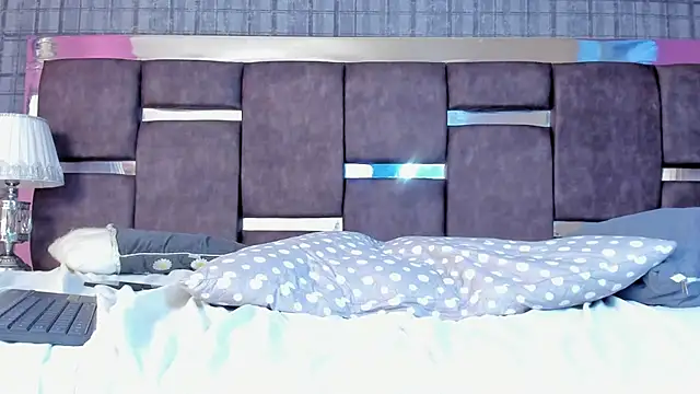 AmberOnassis live sex cam