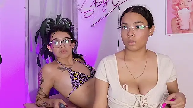 Emmy_And_Luna live sex cam