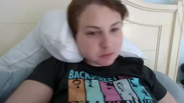 MilfyMrsRobinson live sex cam