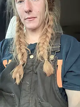 GoldenFlameGoddess live sex cam