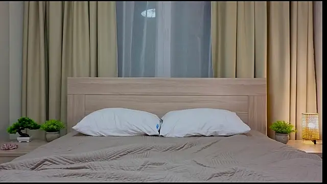 aloreana's cam snapshot