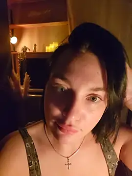 HotDevilGirl_'s cam snapshot