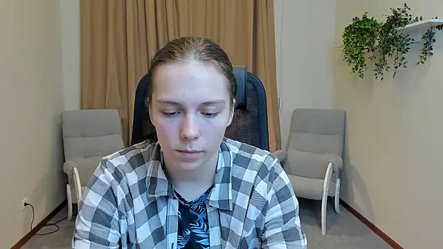 HeidiMinnix's cam snapshot