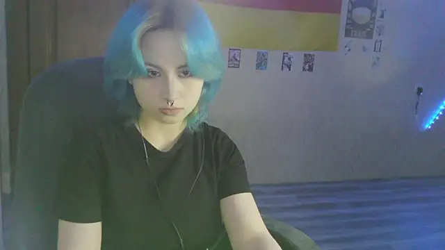 LeisaHopperstad's cam snapshot