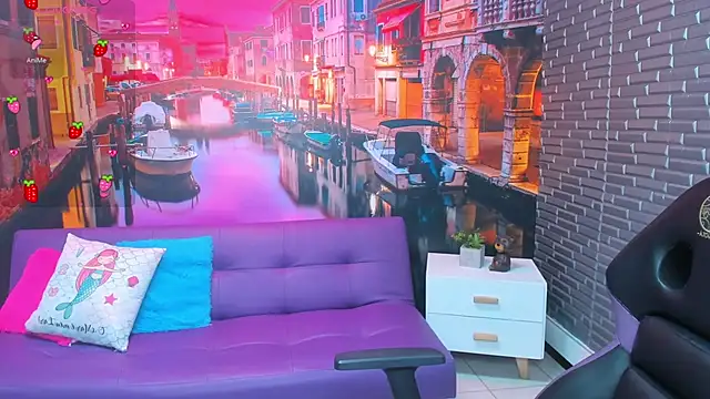 Small_naughty_ live sex cam