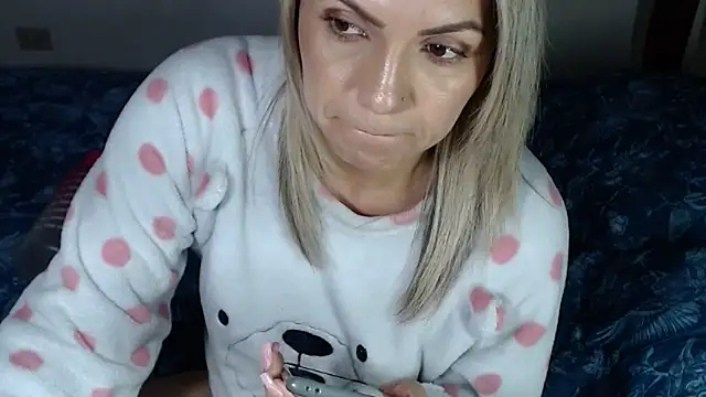 Chantal_hott's cam snapshot