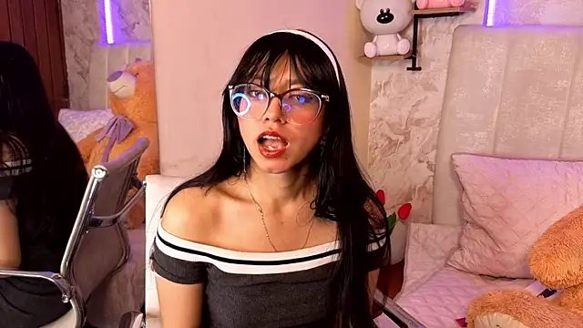 VioletxBloom live sex cam