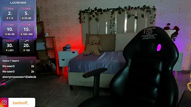 kaelwolf_tay live sex cam