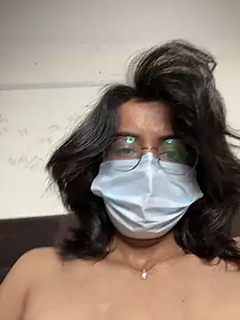 DominantDesiree live sex cam