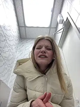 MaryHiggins live sex cam