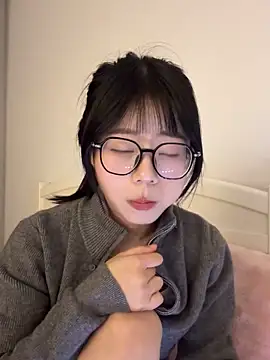 Ella-AAAAA live sex cam