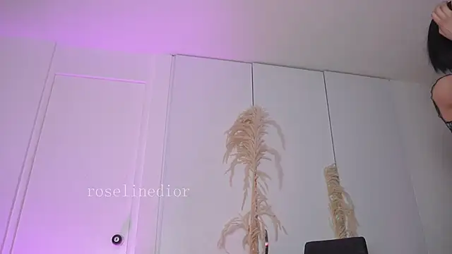 roselinedior live sex cam