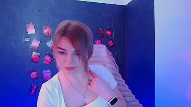 CuttieEmma's cam snapshot