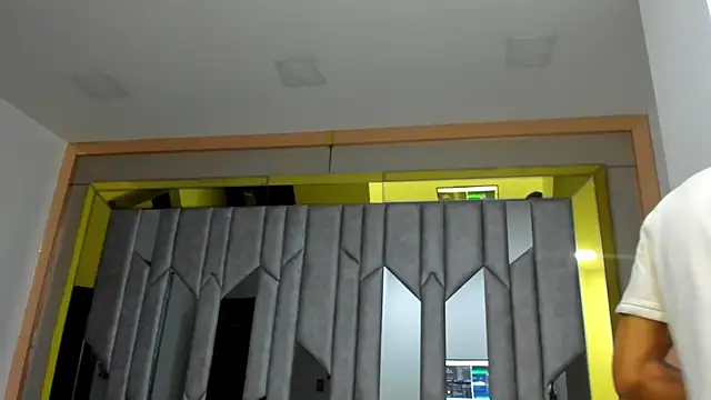 Rpoolrboy's cam snapshot