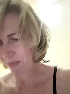 stellahere8's cam snapshot