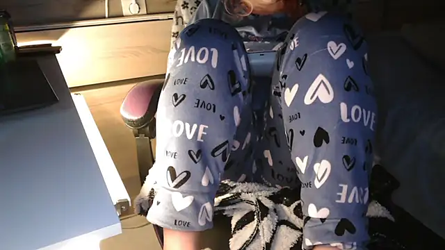 LaRa_forU's cam snapshot