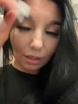 Tisha_Busty live sex cam