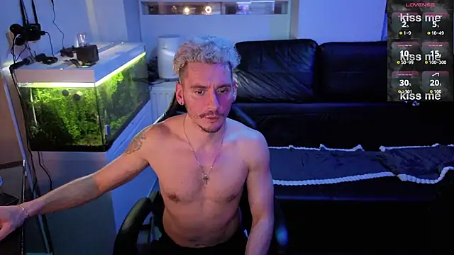 Rayzel_White's cam snapshot