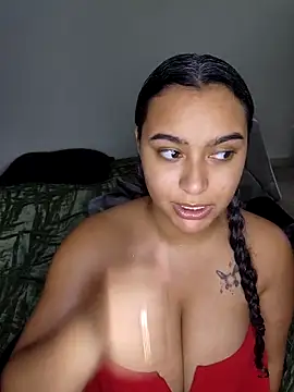 cinnaminnie live sex cam