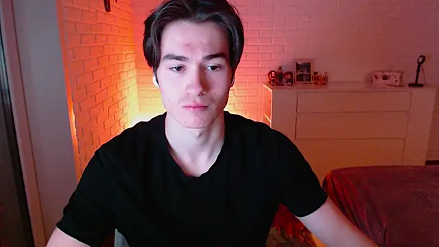 MarkusDean live sex cam