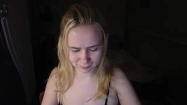 Riley_Roo's cam snapshot