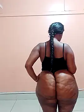 Luciouslips00's cam snapshot