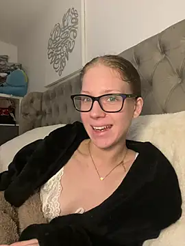 RosieLovexoxx's cam snapshot