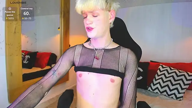 VladHellsing4's cam snapshot