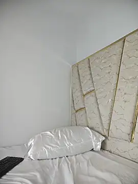 Julia-Blair's cam snapshot