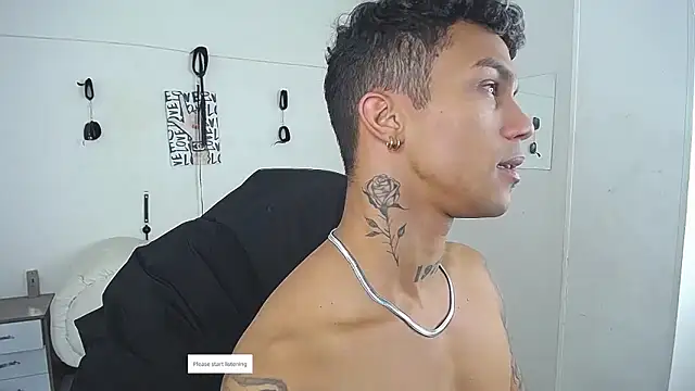 Leonard_Price live sex cam