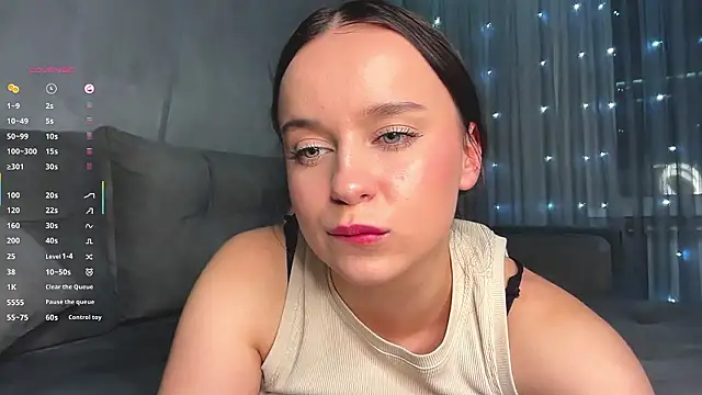 Lizza_crown1's cam snapshot