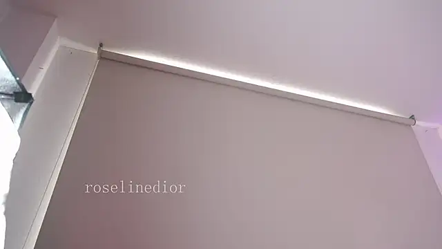 roselinedior live sex cam