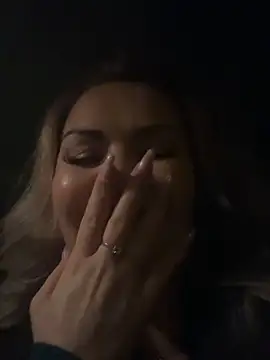 AnikaSunshine live sex cam