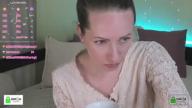 Queenymel live sex cam