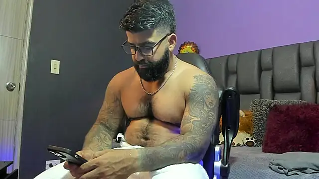 Lyon_vach live sex cam