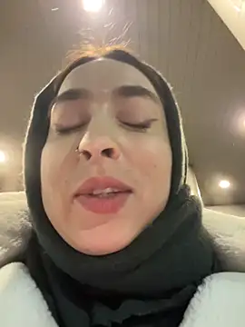 Holly_Play live sex cam