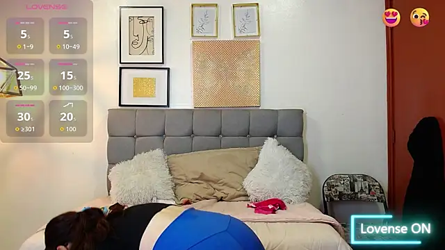 _naomi_s's cam snapshot