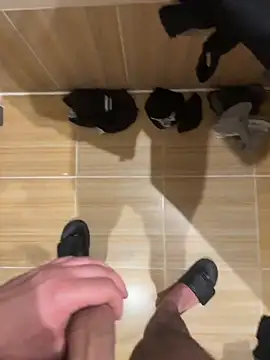 BIGDICK111000 live sex cam