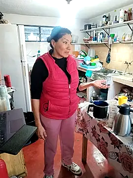 LaInsaciableIntensa live sex cam